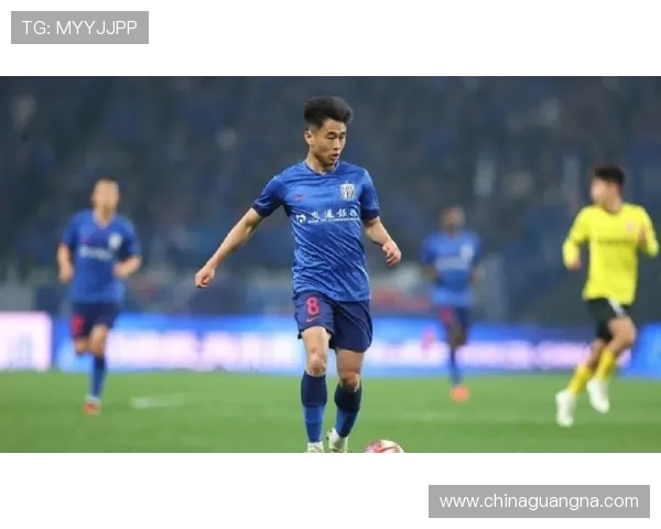申花赛前合练阵容齐整李可归队戴伟浚亮相备战状态引关注 申花赛前合练阵容齐整李可归队戴伟浚亮相备战状态引关注