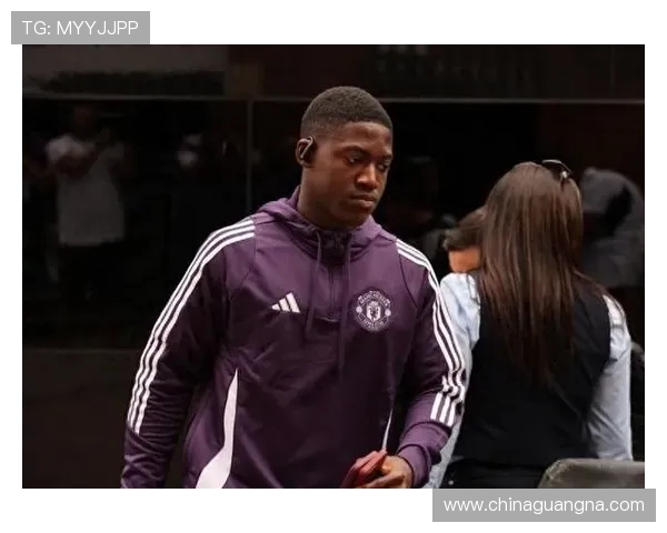 齐尔克泽或将冬窗离队陷入与梅努相同困境曼联前景再添变数 齐尔克泽或将冬窗离队陷入与梅努相同困境曼联前景再添变数