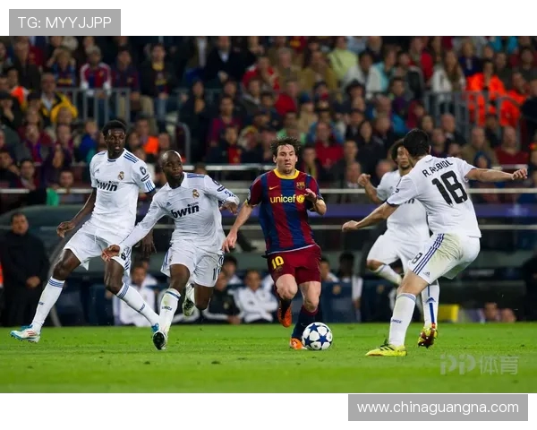 皇马体系渐入佳境巴萨状态承压国家德比胜负悬念陡增 皇马体系渐入佳境巴萨状态承压国家德比胜负悬念陡增