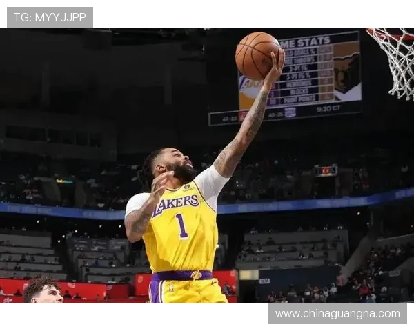 原创123-120！湖人3分绝杀，詹姆斯神级助攻，1297场纪录中断，里夫斯狂轰44分